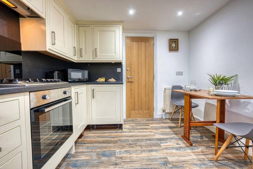 Delightful Two-Bedroom Cottage In The Heart Of Bakewell Eksteriør bilde